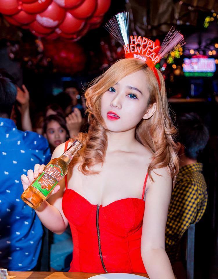女主撒谎被军少戒尺打屁股